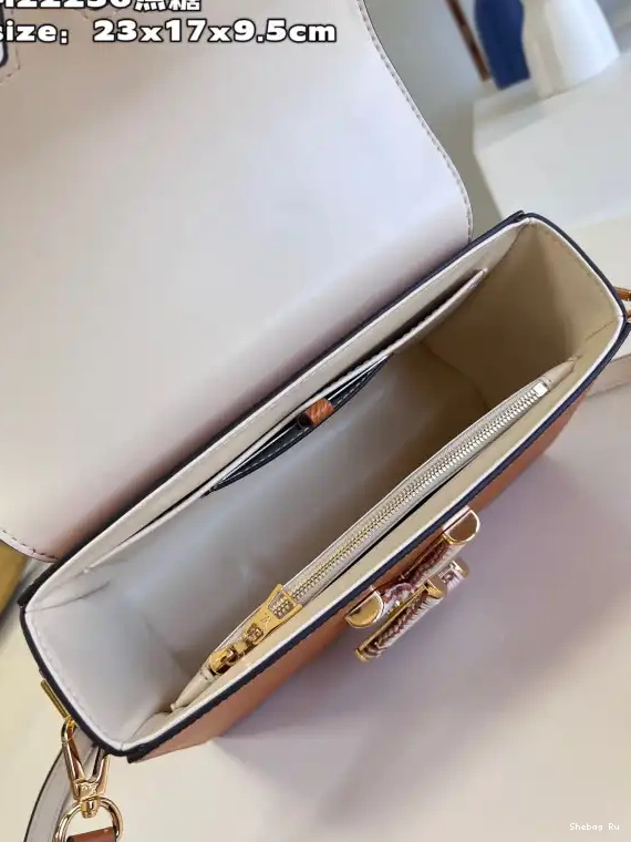 VUITTON LOUIS TWIST MM 0627